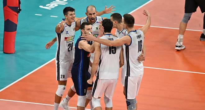 Europei di Volley Maschile, l’Italia reagisce al secondo set e travolge l’Estonia