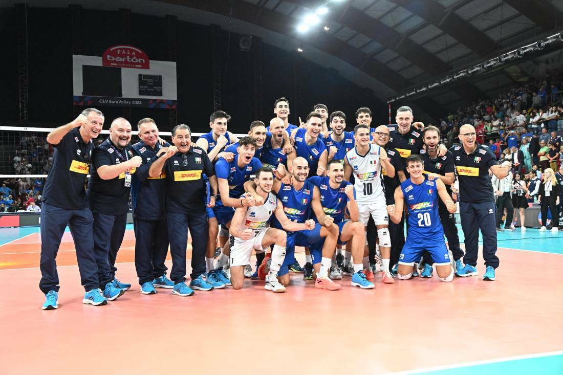 Europei di Volley Maschile, l’Italia vince con la Serbia: matematici gli ottavi di finale