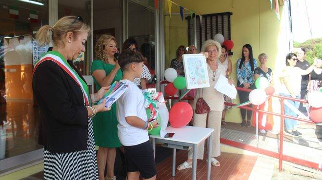 Latina, taglio del nastro alla scuola primaria di via Gran Sasso d’Italia