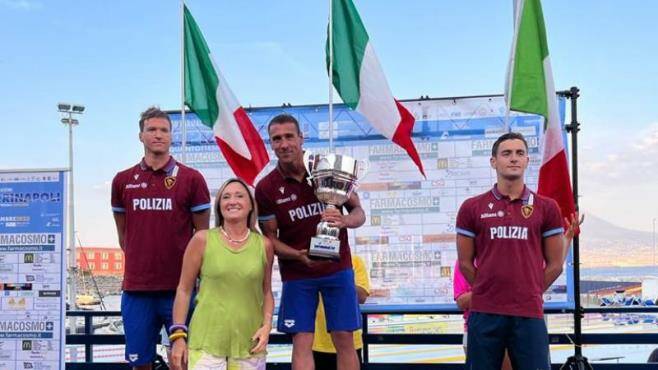 Nuoto di Fondo, Sanzullo vince la Capri-Napoli e riporta il Trofeo in Italia dopo 70 anni