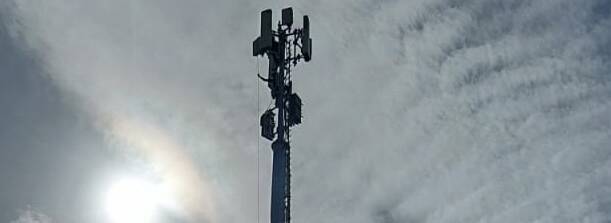 Acilia, “spunta” un’antenna 5G in via Galli: residenti infuriati