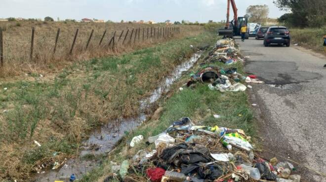 Lotta ai rifiuti: ad Isola Sacra bonificata l’area di via Costa Lunga