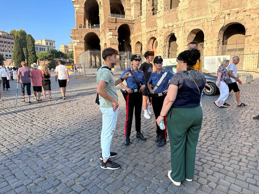 Drone non autorizzato in volo sul Colosseo: turista nei guai