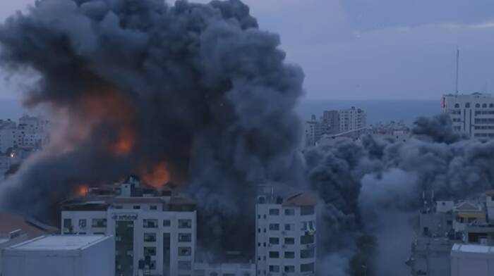 Israele dichiara lo stato di guerra: pioggia di missili su Gaza