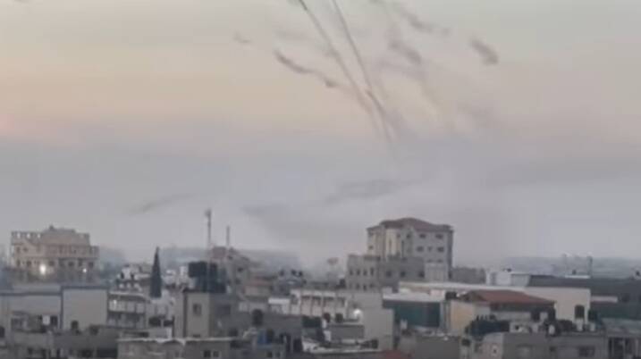 Israele: “assedio totale” a Gaza e bombe sul Libano