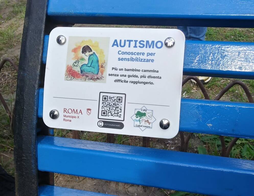 panchina blu ostia autismo