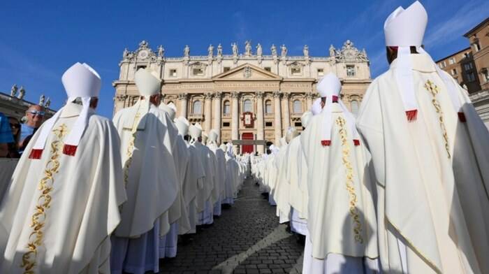 Al via il Sinodo sulla sinodalità, il Papa: “La Chiesa non si lascia dettare l’agenda dal mondo”