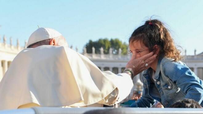 Il Papa: “Perdonare non toglie nulla ma aggiunge dignità alla persona”