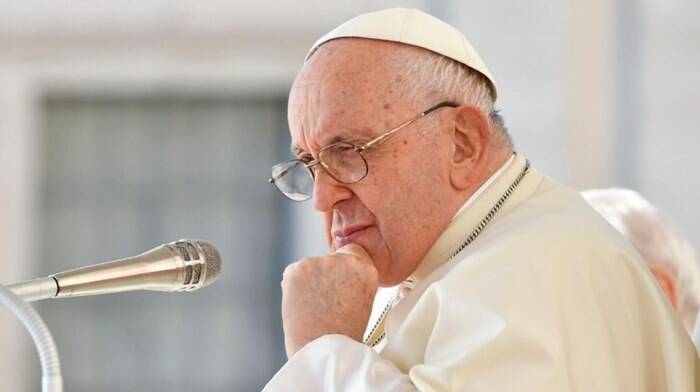 Pioggia di fuoco su Gaza, il Papa: “Rilasciare gli ostaggi”