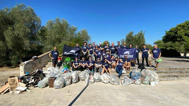 Nel Lazio raccolte 11,6 tonnellate di plastica e rifiuti: il lavoro da record di 897 volontari Plastic Free