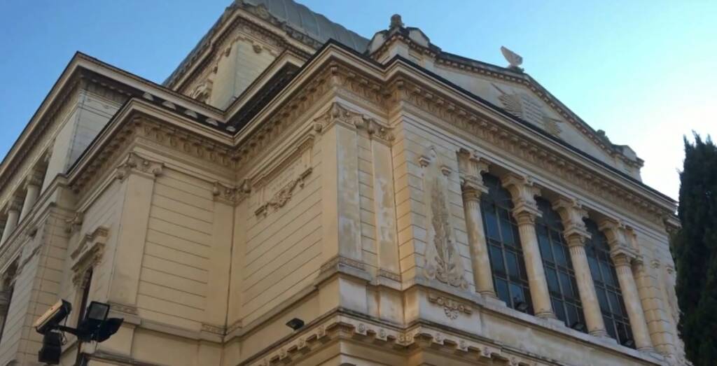 Meloni in vista a sorpresa alla Sinagoga di Roma
