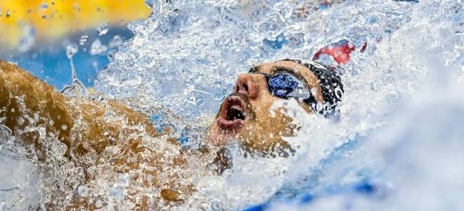 Coppa del Mondo di Nuoto, Ceccon conquista uno splendido oro nei 200 dorso