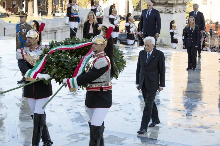 4 Novembre, Mattarella all’Altare della Patria: “La Repubblica è grata alle Forze Armate”