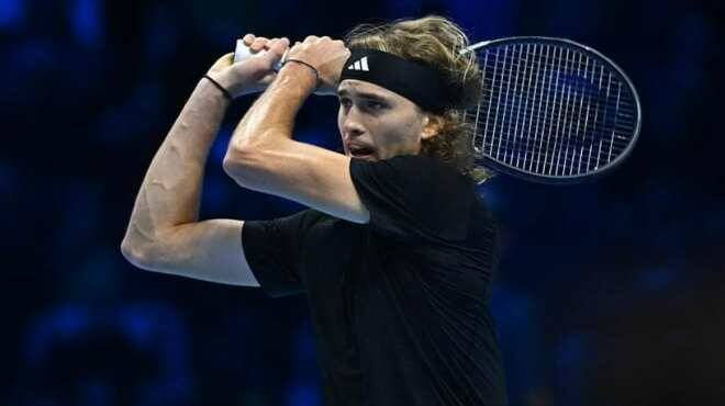 Atp Finals, Alcaraz si arrende a Zverev: il tedesco vince in tre set