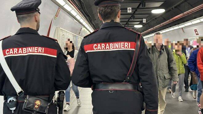 Roma, boom di controlli dei Carabinieri lungo la metro A