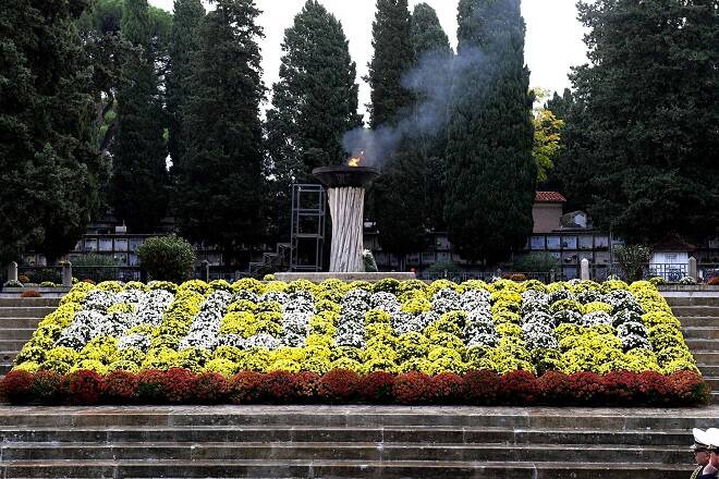 Roma, al cimitero monumentale del Verano la cerimonia in ricordo dei defunti