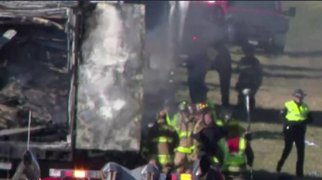 Ohio, bus di studenti travolto da un camion: 6 morti