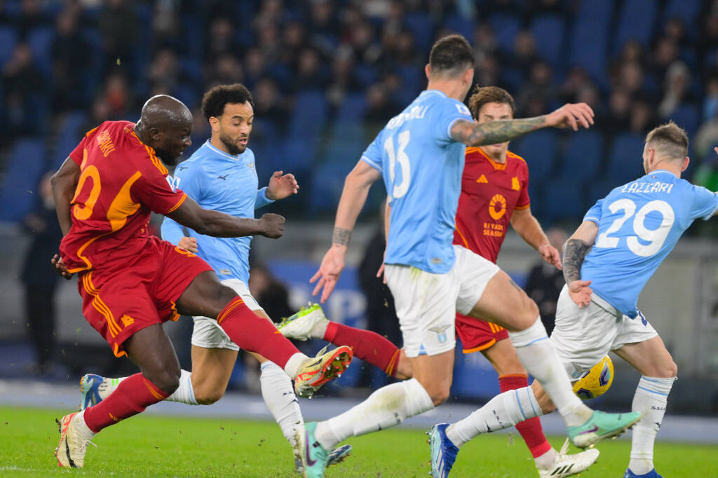 Nessun gol, poche emozioni: Lazio-Roma finisce 0-0