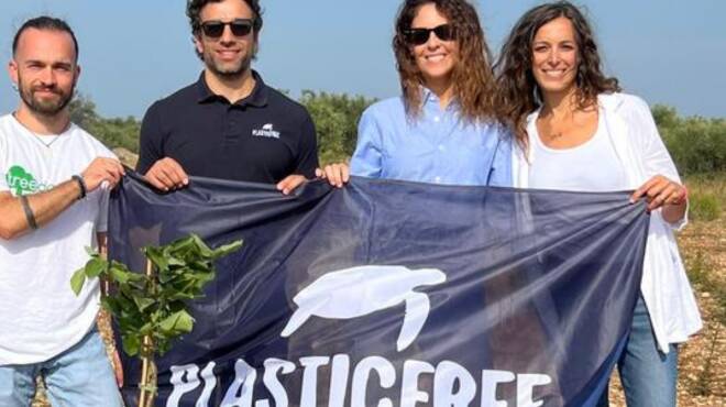 Nasce la prima foresta plastic free in Italia su un terreno confiscato alla mafia
