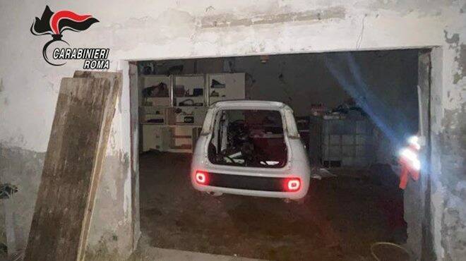 Anzio, garage trasformato in officina per smontare e rivendere pezzi di auto rubate