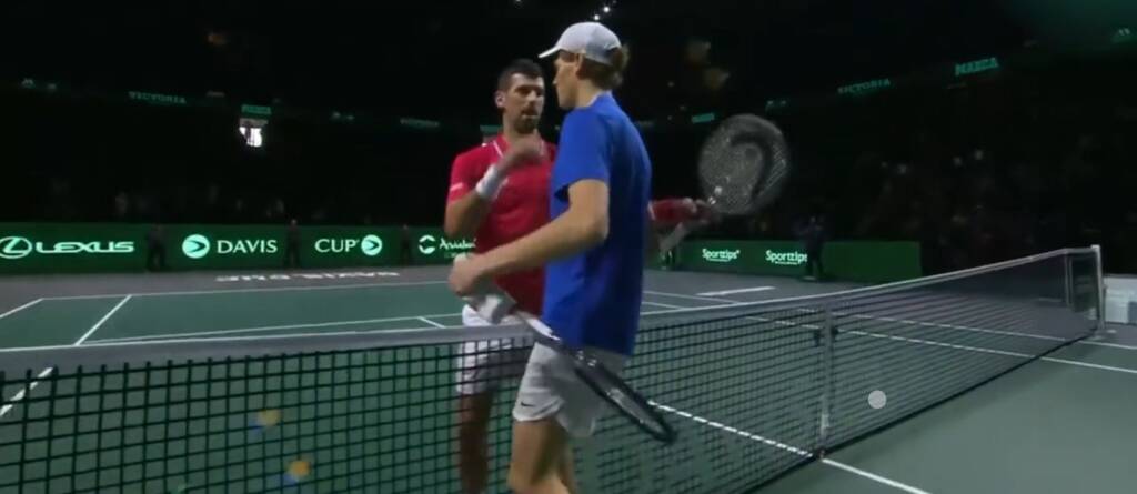 Coppa Davis, Sinner batte (ancora) Djokovic e pareggia i conti