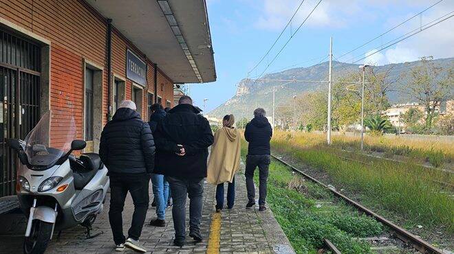 Stazione ferroviaria di Terracina: sopralluogo con i tecnici di Rfi per la riqualificazione dei locali