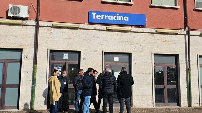 Stazione ferroviaria di Terracina: sopralluogo con i tecnici di Rfi per la riqualificazione dei locali