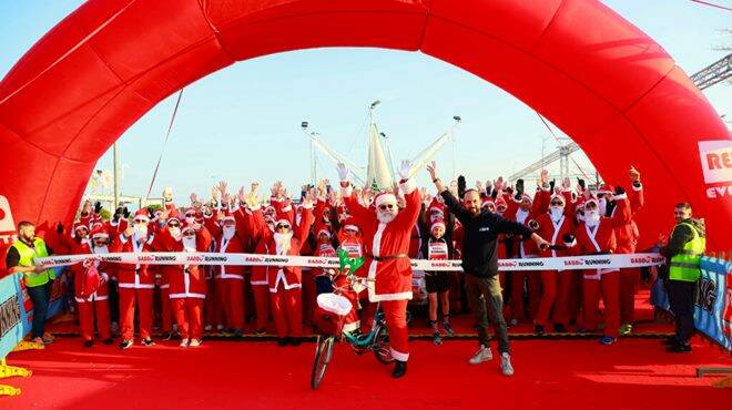 Torna la “Babbo Running”: la corsa di Babbo Natale sul lungomare di Ostia