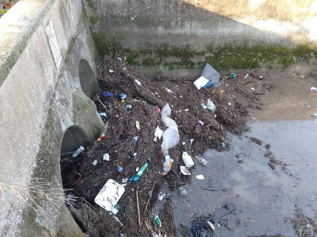 X Municipio, i canali Bagnolo e Dragoncello “liberati” dai rifiuti