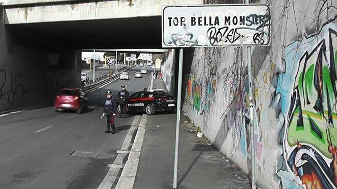 Lotta allo spaccio, blitz a Tor Bella Monaca: 8 arresti