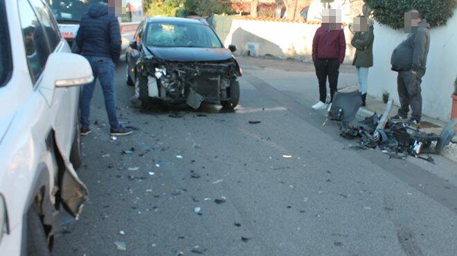 Incidente ad Ardea: scontro fra due auto in via Verona