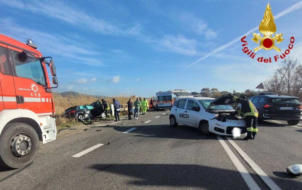 Incidente a Santa Marinella: scontro tra 2 auto sull’Aurelia