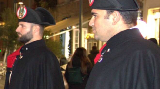 Latina, Carabinieri in alta uniforme per i mercatini natalizi del centro