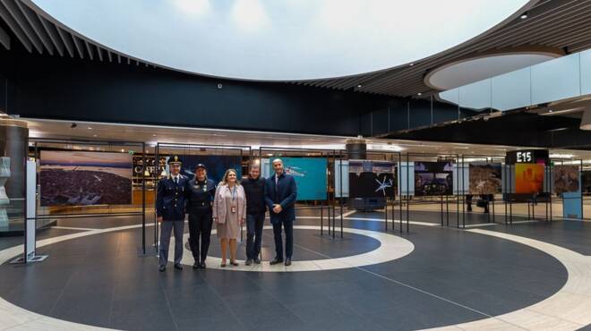“Le ali della Polizia”: inaugurata la mostra fotografica all’aeroporto