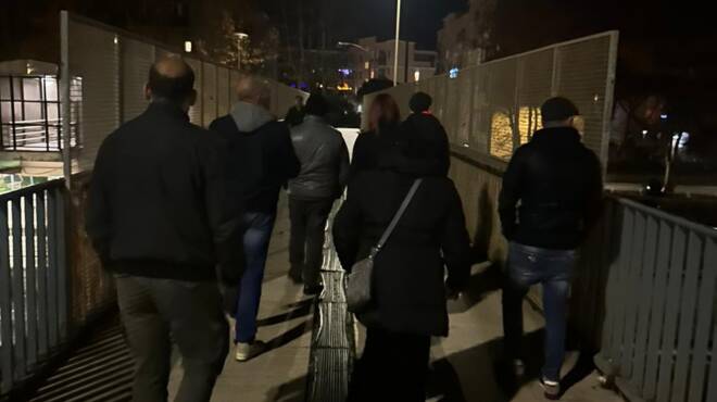 Ostia, con “Noi” passeggiate serali tra degrado e abbandono: il progetto civico