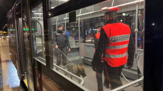 Roma, furti e scippi su metro e autobus: gli interventi dei Carabinieri