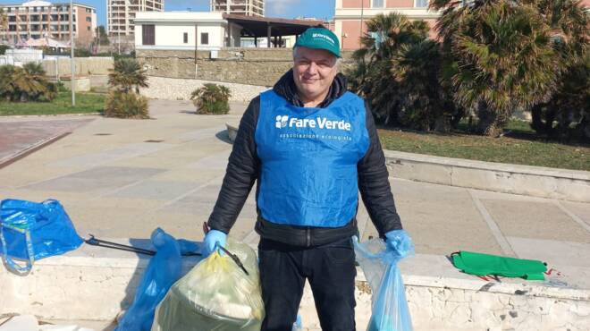Civitavecchia, i volontari ripuliscono dalla plastica “Il mare d’inverno”