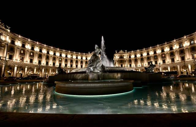illuminazione piazza della repubblica a Roma
