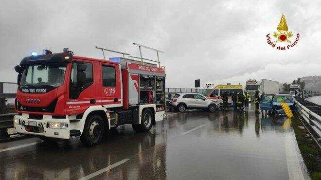 Minturno, grave incidente sulla variante Appia: tre feriti