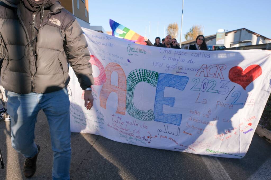 A Fiumicino la Marcia della Pace, Ruzza: “Proteggere i giovani dal rischio di essere invasi”