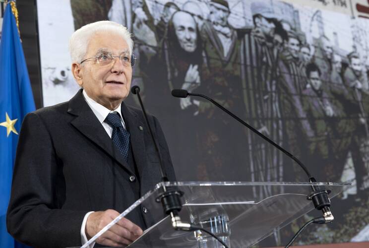 Giorno della Memoria, Mattarella: “Sta tornando l’antisemitismo, ma la Repubblica non lo tollererà”