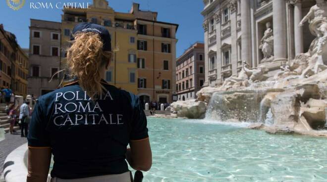 polizia fontana di trevi