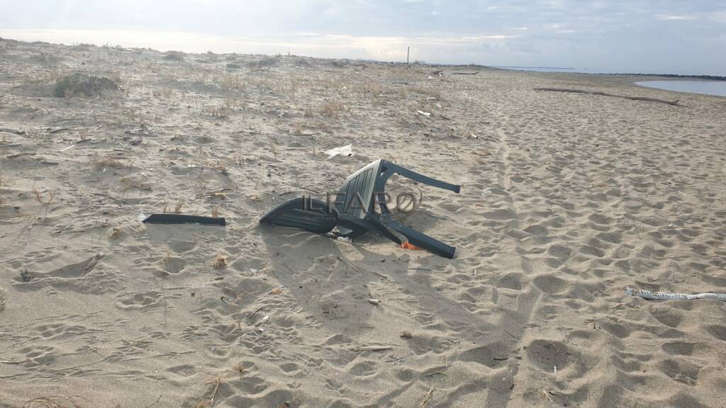 A Focene l’iniziativa “Il Mare d’inverno” per pulire la spiaggia dalla plastica