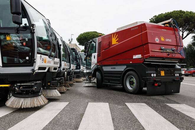 Ama rinnova la flotta: in servizio le nuove spazzatrici stradali
