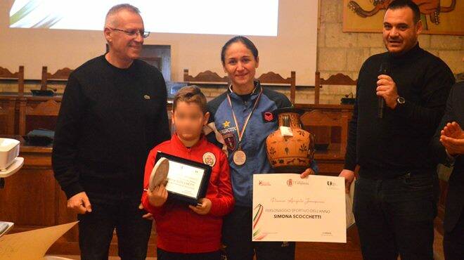 Tarquinia, la campionessa di tiro al volo Simona Scocchetti è la vincitrice del Premio “Angelo Jacopucci”