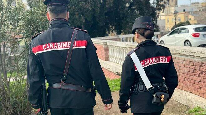 Ostia, lotta al degrado: carabinieri e Ama sgomberano gli accampamenti di fortuna