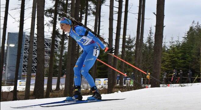 Biathlon, Vittozzi è seconda nell’inseguimento femminile: si avvicina la Sfera di Specialità