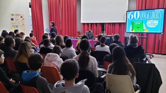 Tarquinia, gli alunni dell’IC “Ettore Sacconi” a lezione di legalità con la Polizia di Stato