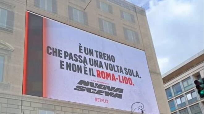 Netflix scherza sui pendolari: lo slogan che deride la Roma-Lido