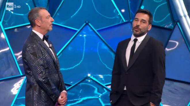 Sanremo 2024, il monologo di Edoardo Leo: “Il poeta è un clandestino”